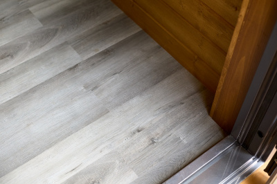 Кварцевый ламинат Home Expert Натуральный Дуб Горный ручей 1211/68W906